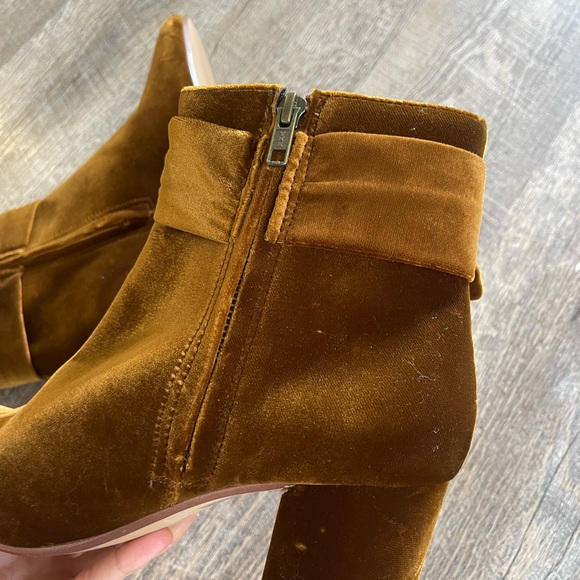 Madewell Esme Bow Boot in velvet - Picture 8 of 11